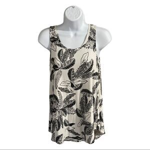 🎉 3/$25 🎉 Old Navy | Black & White Leaf Tank